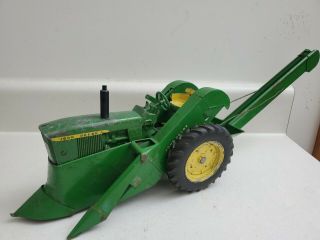 John Deere 3020 W Corn Picker 1/16 Vintage