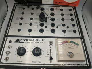 Vintage B&K DYNA - QUIK 500 TUBE TESTER and Charts 2