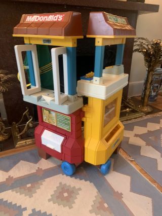 Vintage 89 Fisher Price McDonalds Drive Thru Playset RARE Apron And Accessories 2
