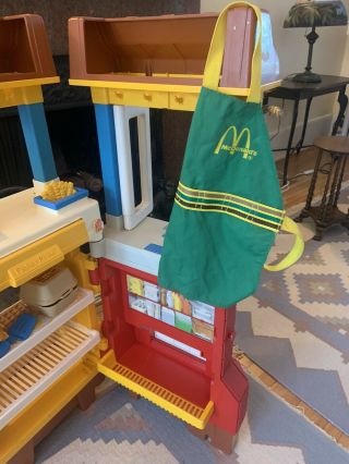 Vintage 89 Fisher Price McDonalds Drive Thru Playset RARE Apron And Accessories 3