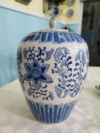 Vintage Large Chinese Ginger Jar W/ Lid Blue & White Floral