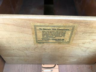 Vintage Early 20th Century Yawman and Erbe Mfg.  Oak 4 Drawer Filing Cabinet 6