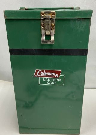 VTG COLEMAN LANTERN GREEN MODEL 335 W METAL CASE EXTRA ACCESSORIES DATED 3 - 73 2
