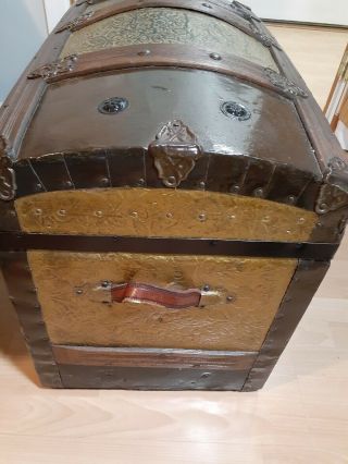 Antique Dome Trunk Chest Steamer Classic Victorian W/ Tray & Key Tin Pressings 5