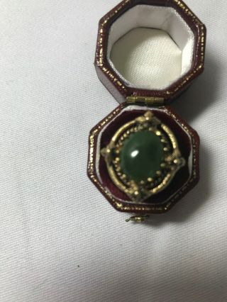 Vintage 10k Gold Ring 3.  11k Green Nephrite Jade 5.  2 Grams Total Wt.  Size 6