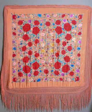Exceptional,  Stunning Antique Manton De Manila Chinese Embroidery Shawl Textile