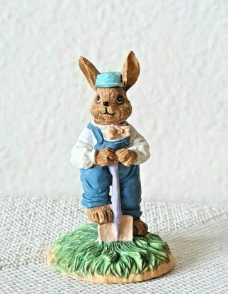 Vintage 1992 Lefton Honey Brook Hollow Easter Bunny Rabbit Figurines,  2.  5 " Tall