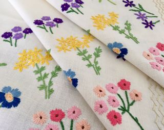 Vintage Hand Embroidered Linen Bunches Of Garden Flowers Tablecloth No.  29
