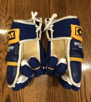 Vintage 1980s Buffalo Sabres CCM Supra Pro Hockey Gloves M - HG115S EUC 2