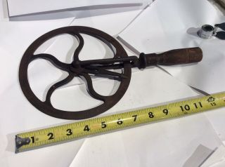 Rare Antique Cast Iron Wheelwright / Traveler.  Wagon Wheel Measuring Tool.