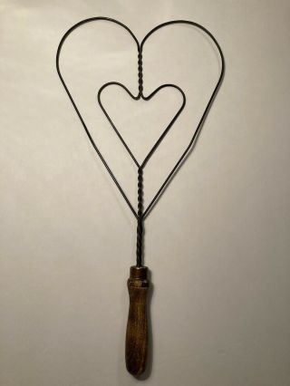 Vintage Vtg Rug Beater Wood Handle Heart Shaped Metal Twisted 13” Wire