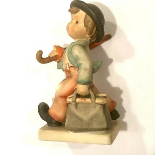 Vintage Goebel Hummel Figurine " Merry Wanderer " 11/0 5”tall