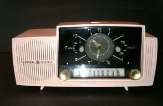 Vintage 1950s General Electric Pink Am Tube Clock Radio Model No.  C - 416