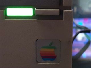 VINTAGE Apple color IIe 2e Monitor 1986.  December 3