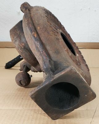 Vintage Hand Crank Champion Blower & Forge Co.  Antique Blacksmith Rusty 3