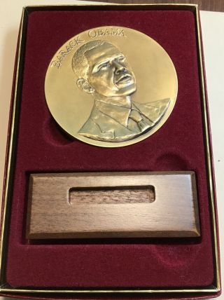 Official 2009 Barack Obama Inaugural Medal In Gift Box With Stand