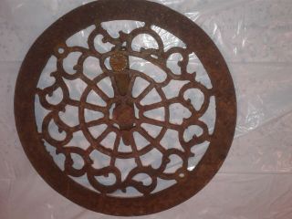 Antique Small Gothic Round Cast Iron Heat Grate Register.  Diameter 9 3/8 "