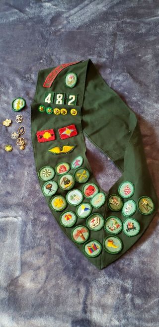 Vtg 70s Girl Scout Sash W/ Merit Badges,  Patches & Pins