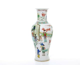 A Large and Fine Chinese Famille Verte Porcelain Vase 2