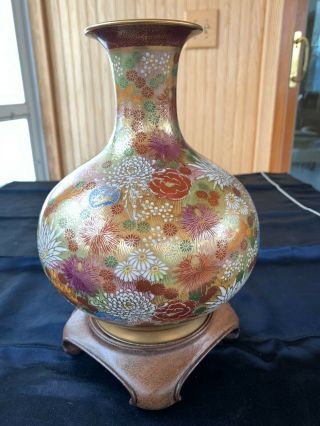 Stunning Lg Antique Japanese Satsuma Porcelain Vase.  Measures 10” Gold Gilt
