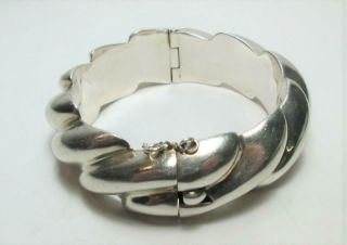 Vintage Mexico TV - 81 950 Silver Solid Fluted Hinged Bracelet 7/8 