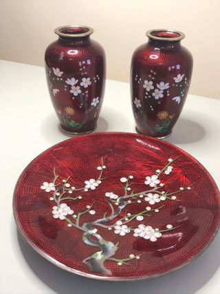 2 Vintage Japanese Sato Ginbari Cloisonne Vases & Plate Red With Flower Design