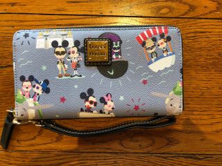 Disney Dooney And Bourke Mickey Minnie Attractions Rides Hipster Wallet