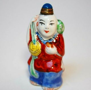 Chinese Porcelain Snuff Bottle 19th / 20th Famille Rose Figure Top