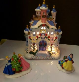 A40 - Disney Princess Brass Key Porcelain Village Lighted W/ Princess Figurines