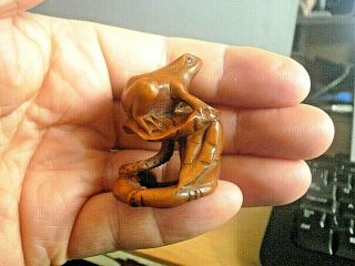 Hand Carved Boxwood Netsuke Frog On Toadstool Or Lilly Collectable Wood Figure