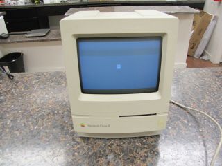 Vintage Apple Macintosh Classic Ii M4150 Computer Desktop - Boots,  Great Shape
