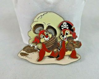 Disney Dlr Pin Pirates Of The Caribbean Legend Golden Mickey Icon Chip And Dale
