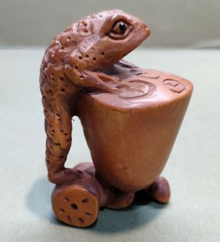 Y7209 - 2 " Hand Carved Boxwood Netsuke : Frog On Lotus