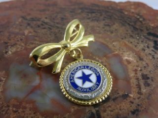 American Legion Auxiliary Pin Brooch Ladies Gold Tone Bow Dangle Circle Kca5