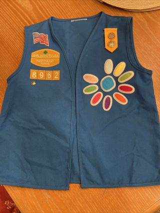 Daisy Girl Scout Blue Vest With Pins & Patches Sz Small