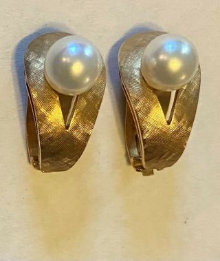 14k Gold Pearl Earrings Vintage.  325 Oz