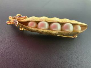 Vintage 1960’s Crown Trifari Alfred Philippe Gold Tone Pea Pod Brooch Signed