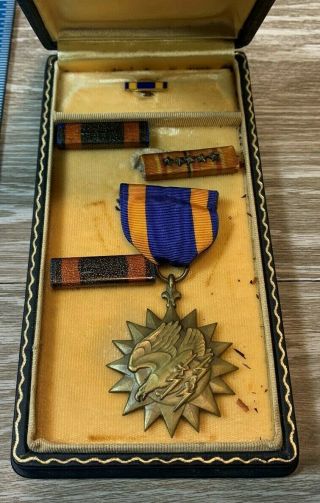Vintage Us Ww2 Air Medal With Coffin Case 99b