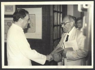 Rajiv Gandhi P.  Minister & Nobel Laureate Abdus Salaam Pakistan Press Photo 6”x8