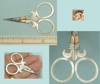 Tiny Antique Palais Royal Mop & 18 Kt Gold Fleur De Lis Scissors Circa 1809 - 19