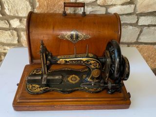 Antique 1886 Singer 12 Hand Crank Sewing Machine W Bentwood Case.  Rare