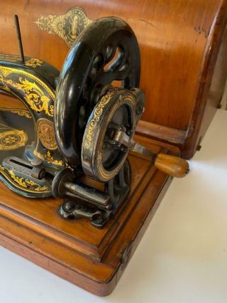 Antique 1886 Singer 12 Hand Crank Sewing Machine w Bentwood Case.  RARE 5