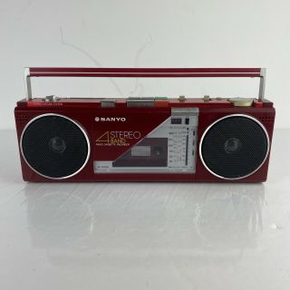 . Vintage Sanyo M - S300k 4 Band Am/fm/sw1/sw2 Cassette Mini Boombox.