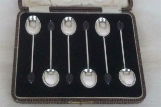 A Fine Antique Case Set Of Six Sterling Silver Coffee Bean Spoons Dates 1924.