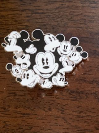 Disney 2010 Black & White - Mickey Pin - Pins