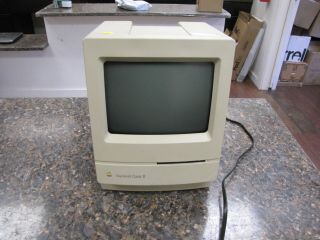 Vintage Apple Macintosh Classic Ii M4150 Computer Desktop - Powers But No Video
