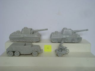 Marx Desert Fox / Complete Set Of German Vehicles / Tanks / Light Gray (c)
