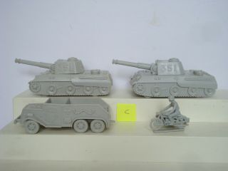 Marx Desert Fox / Complete Set of German Vehicles / Tanks / Light Gray (C) 2
