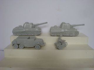 Marx Desert Fox / Complete Set Of German Vehicles / Tanks / Light Gray (a)
