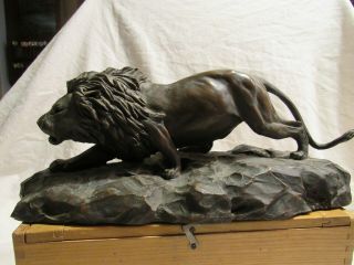 1984 Wildlife Society Lion Cold Cast Bronze Statue Stalking The African Plains